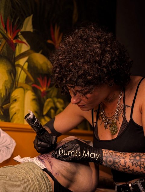 Ce mois m’a particulièrement fait du bien alors je vous partage ces petits instants qui on combler mon quotidien 🧡
Merci @kyumi.tattoo pour la photo 🫶🏼
#dumb #lifestyle #toulousetattoo #lyontattoo #selftattoo