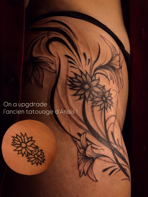 Le sublime projet d’Anaïs réalisé à partir de son ancien tatouage que nous avons intégré dans une compo floral ! Une belle preuve que tout est possible 🪷

Merci pour ta confiance 🪷

Réalise lors de mon dernier passage à Lyon chez @yume.tattooshop ✨

#tribalornemental #tribaltattoo #ornementaltattoo #floraltattoo #lyontattoo