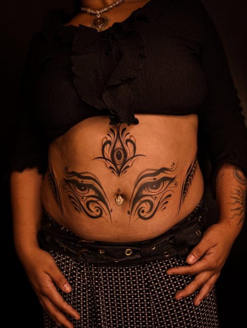 La suite du projet somptueux de Natissia réalisé lors de mon dernier passage à Lyon 🧿

Merci infiniment pour ta confiance et cette idée originale ✨🔮
•
NEXT STOP EN DERNIER SLIDE 

#tribalornemental #tribaltattoo #ornementaltattoo #lyontattoo #eyestattoo